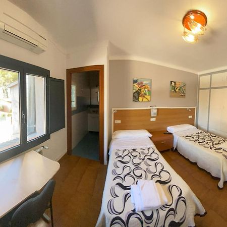 Hotel Les Roques Báscara Esterno foto