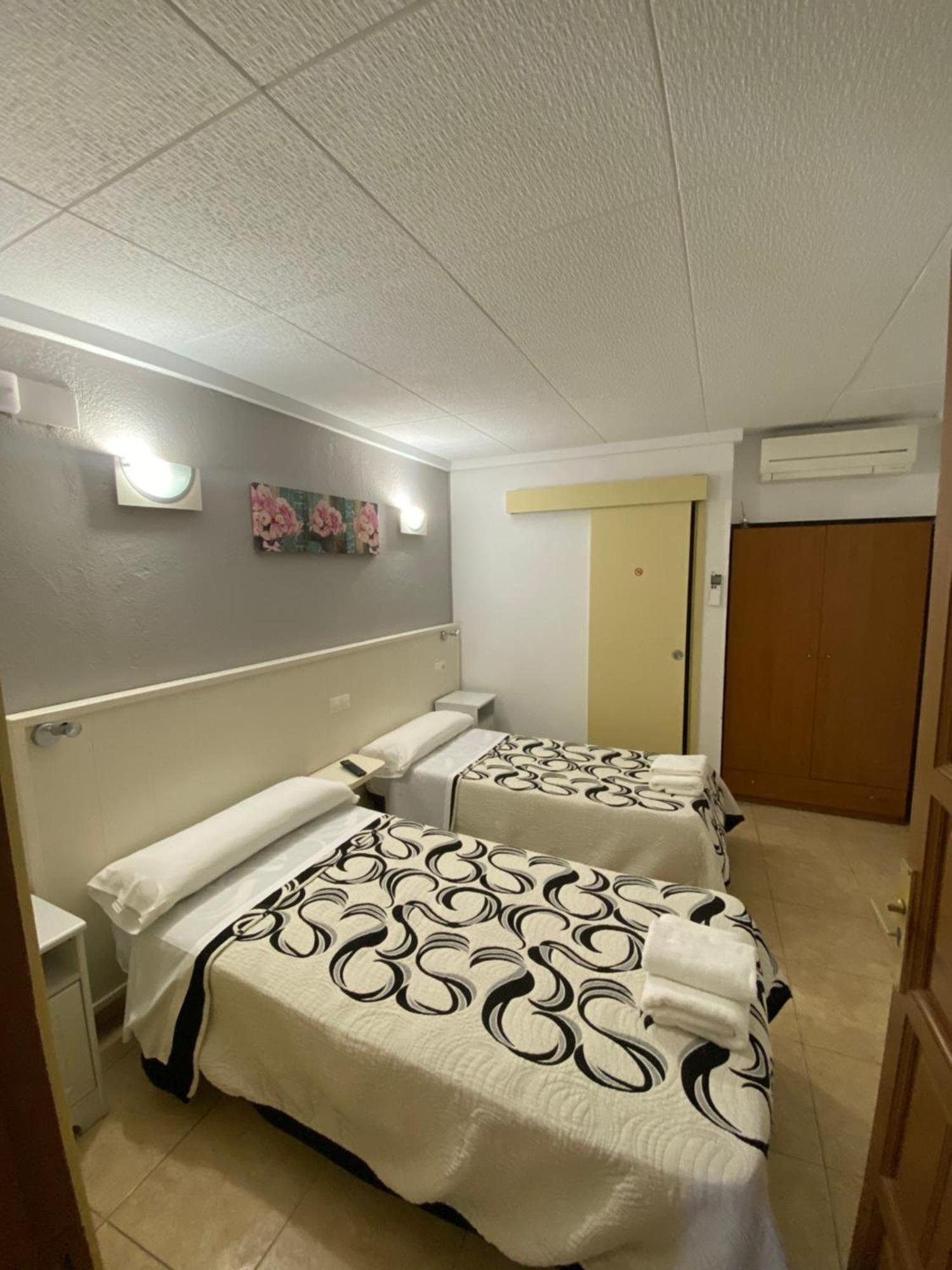 Hotel Les Roques Báscara Esterno foto