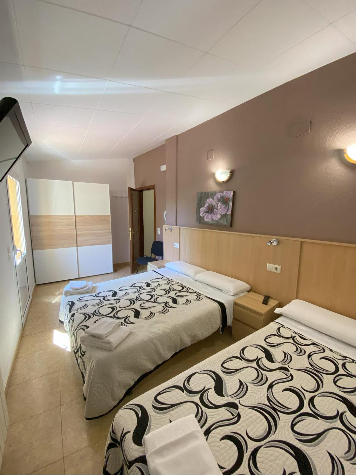 Hotel Les Roques Báscara Esterno foto