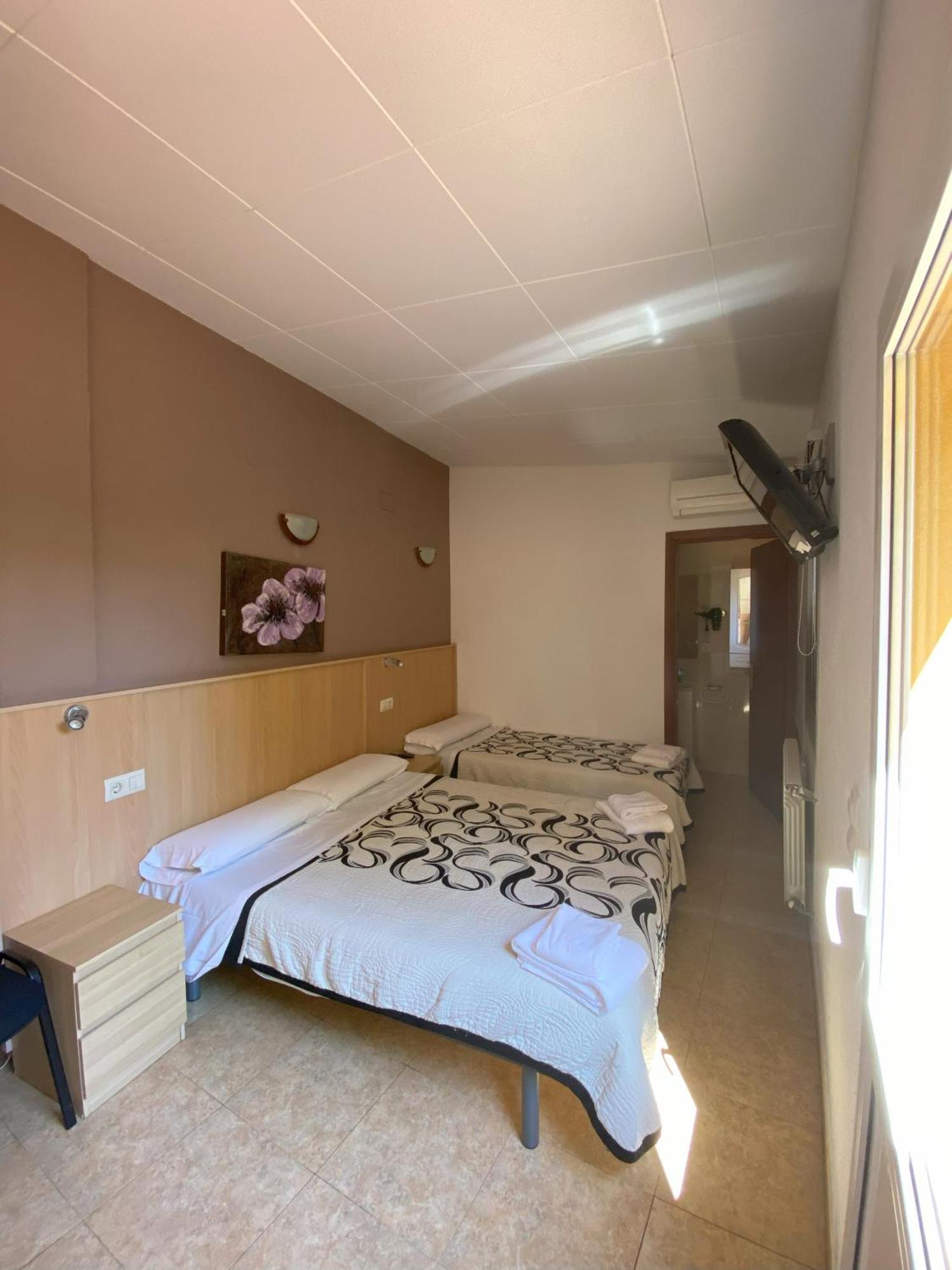 Hotel Les Roques Báscara Esterno foto