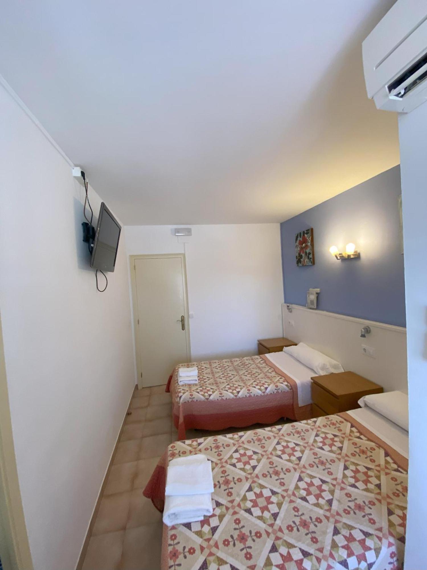 Hotel Les Roques Báscara Esterno foto