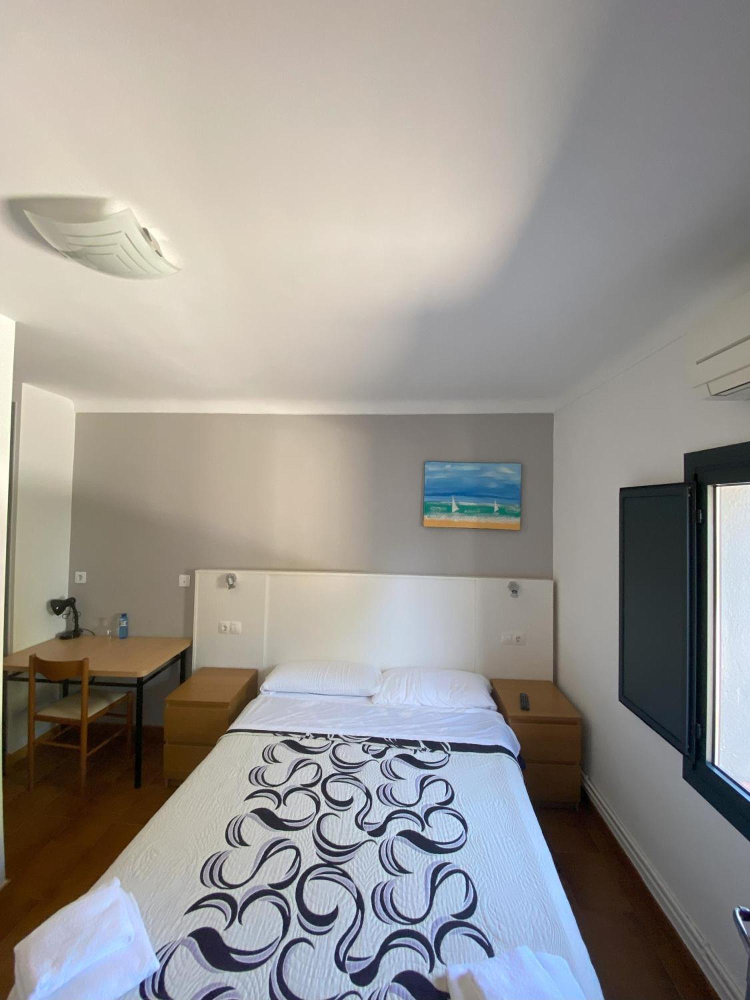 Hotel Les Roques Báscara Esterno foto