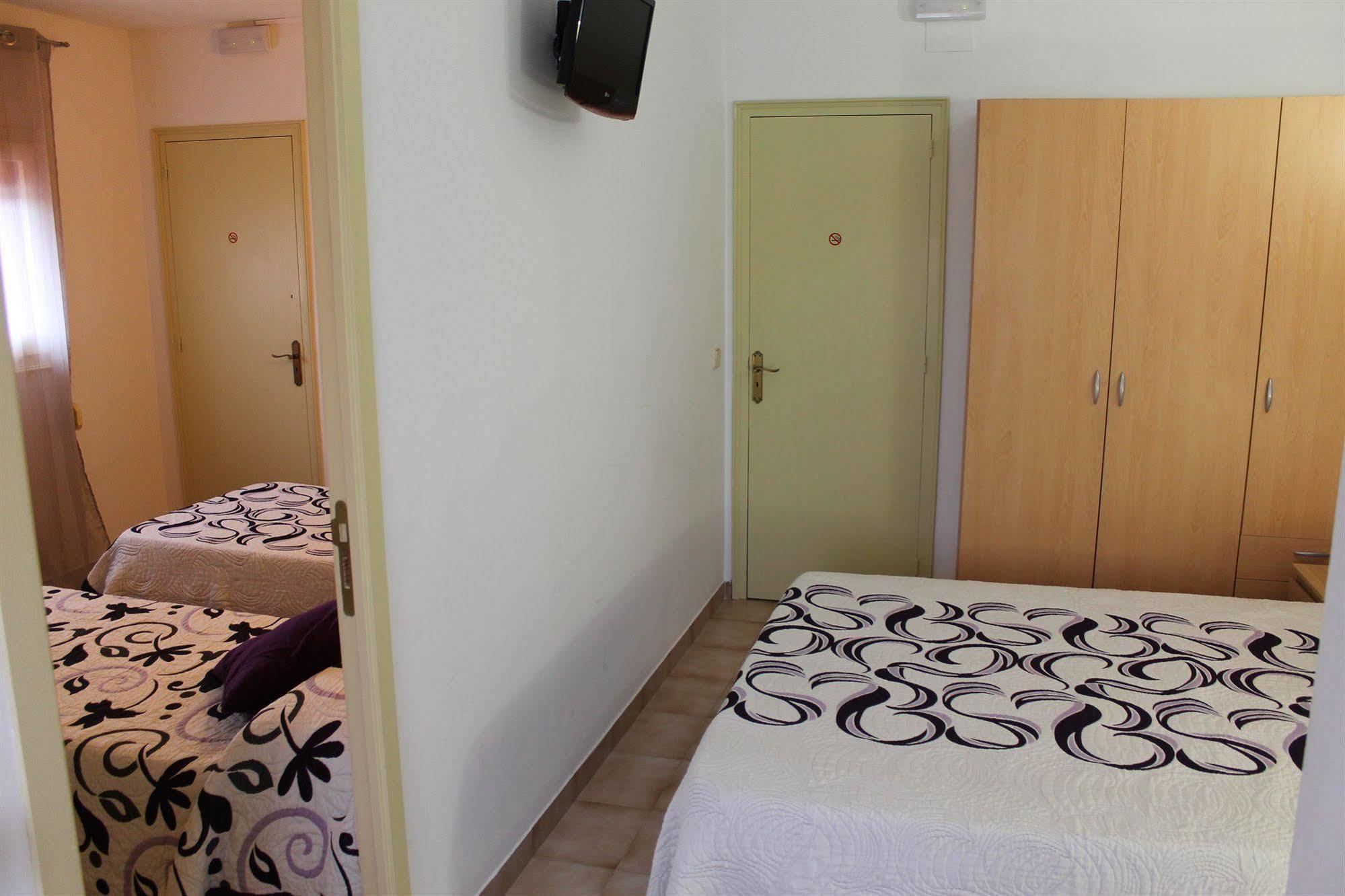 Hotel Les Roques Báscara Esterno foto